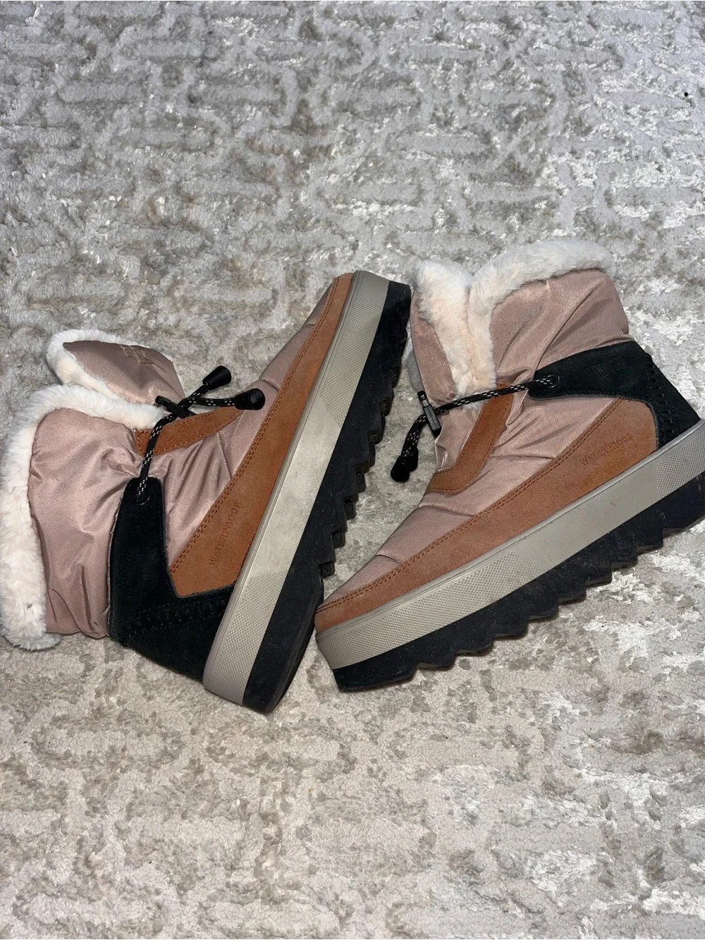 Cougar insulated ankle